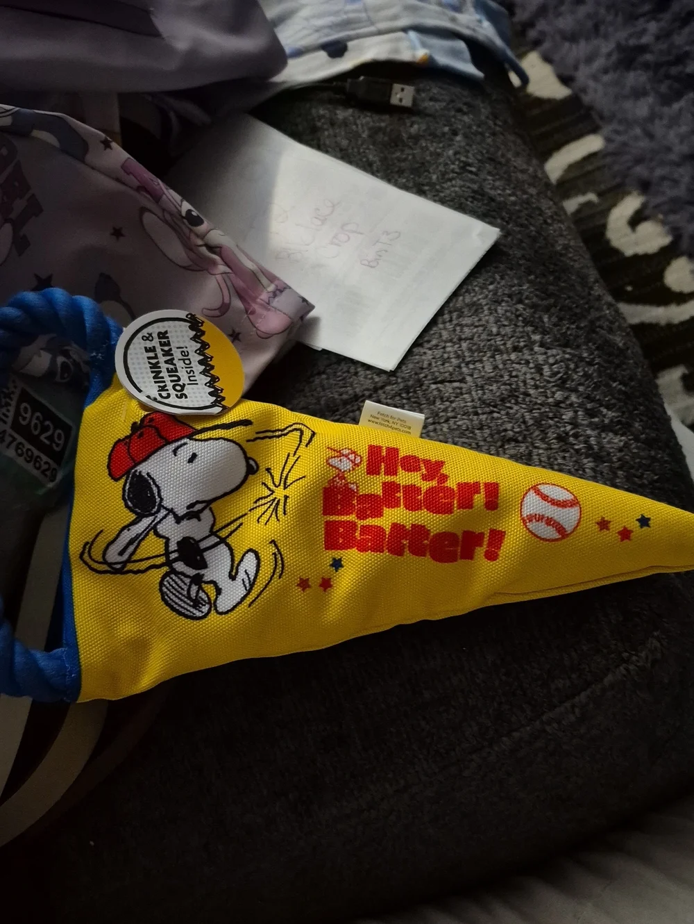 PEANUTS Pennant Fan Banner & Rope Squeaky Plush Dog Toy